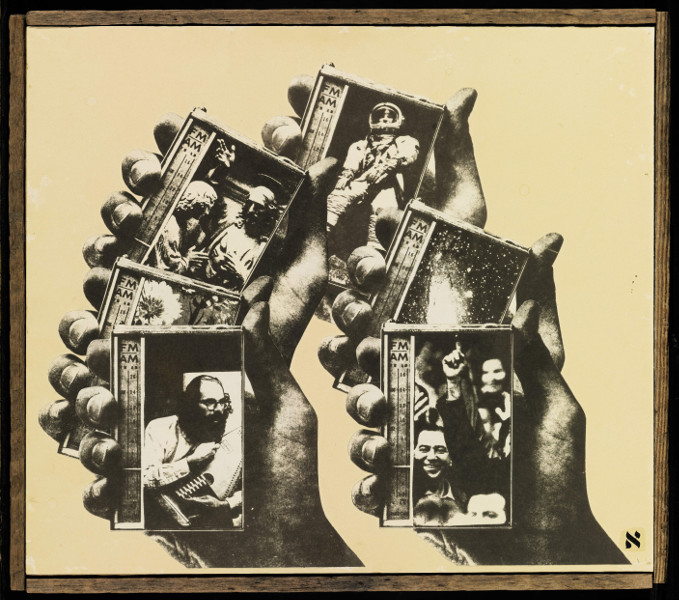 Beat Generation : Wallace Berman Untitled (Allen Ginsberg) 1960’s Collage Verifax sur carton monté sur bois, (cadre original fabriqué par l’artiste) dimensions : 29 x 33 cm Courtesy galerie frank elbaz © Collection particulière, Paris